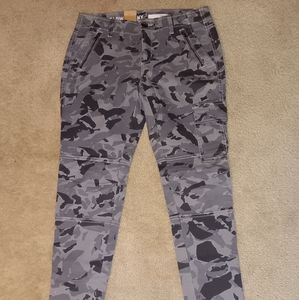 DKNY Jeans Ludlow Skinny Cargo Grey Camo Size 2 NWT